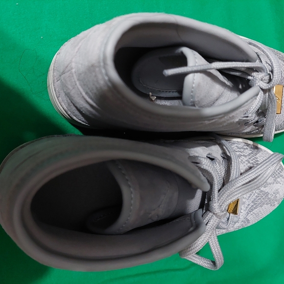 Sneaker - Picture 4 of 4